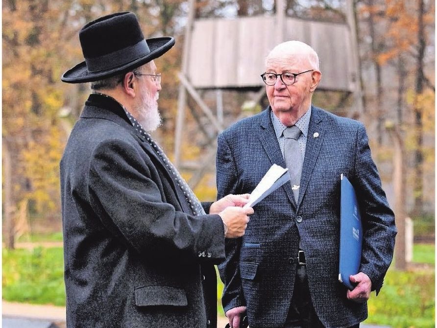 Rabbijn Raphael Evers met Rien Zegers